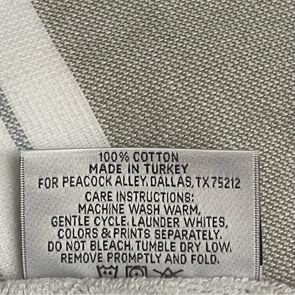 Dream at Home by Peacock Alley White and Gray Striped Beach Towel New - Picture 4 of 4